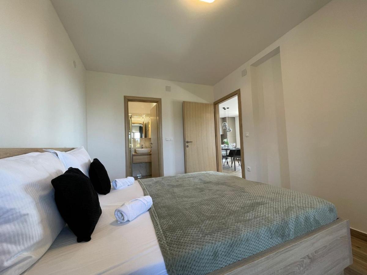 Apartmani Starigrad Paklenica - Danijel Exterior photo