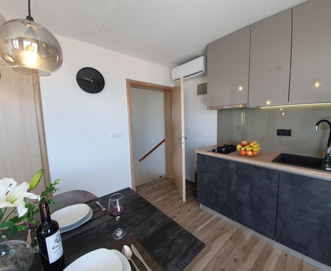 Apartmani Starigrad Paklenica - Danijel Exterior photo